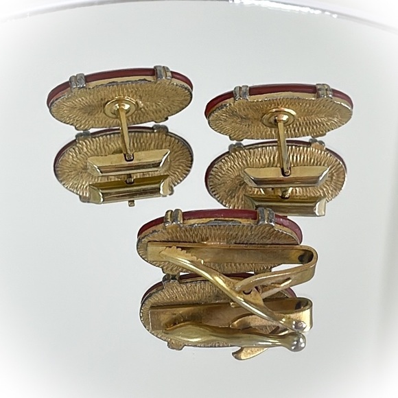 💕How I love this Beautiful Vintage Red Carnelian Cufflinks & Tie Clip Set💕 - Picture 5 of 9